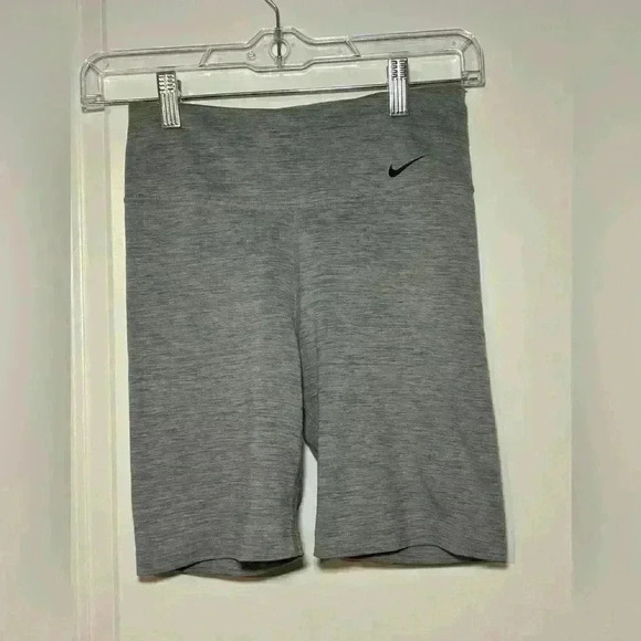 Nike Dri-Fit Gray High Waisted Bicycle Shorts Size XS. Great Condition - Picture 3 of 7